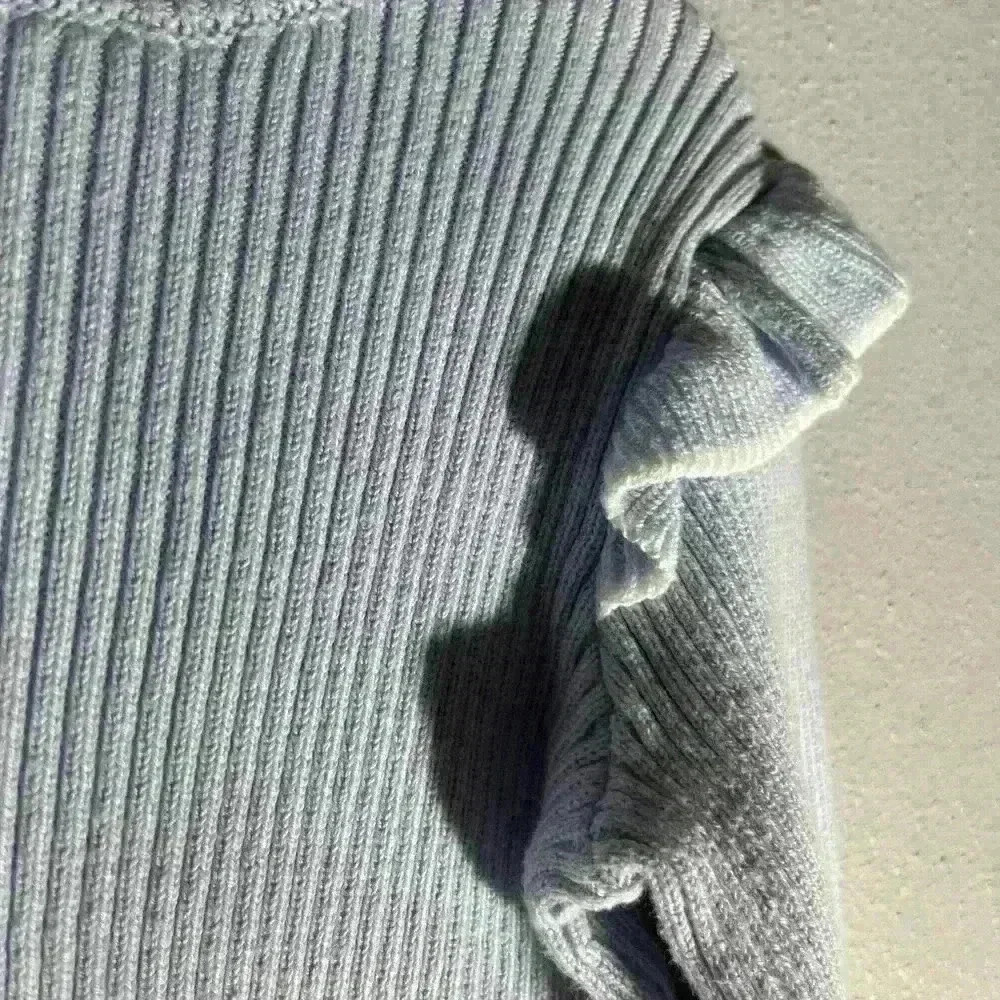 Janie and Jack Girls light blue Sweater - size 5 - Picture 2 of 4